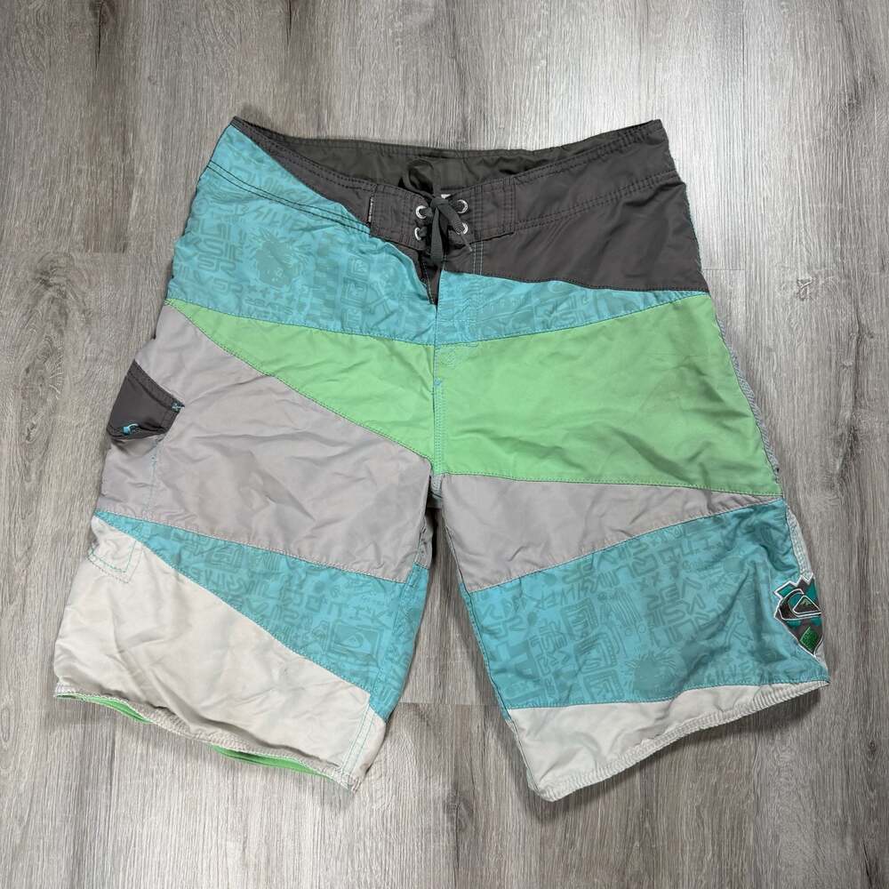 Quiksilver Men's Colorblock Graphic Pattern Surf Board Shorts Size 33 Skater Y2K